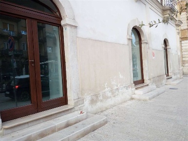 Foto Negozio in CORSO GIUSEPPE GARIBALDI, Cerignola Centro di 200 m²