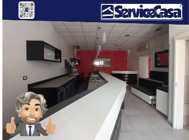 Foto Negozio in PIAZZA MERCADANTE, Cerignola Centro di 120 m² con 2 locali