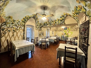 Foto Attività commerciale in Via Verdi snc, Seborga di 70 m² con 4 locali