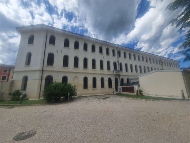 Foto Ufficio a Vittorio Veneto di 143 m² con 3 locali in vendita