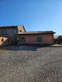 Foto Ufficio a Albano Laziale di 200 m² con 8 locali in affitto