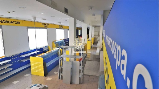 Foto Negozio a Siracusa di 750 m² con 14 locali in vendita