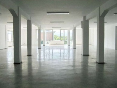 Foto Negozio a Atripalda di 420 m² con 1 locali in vendita