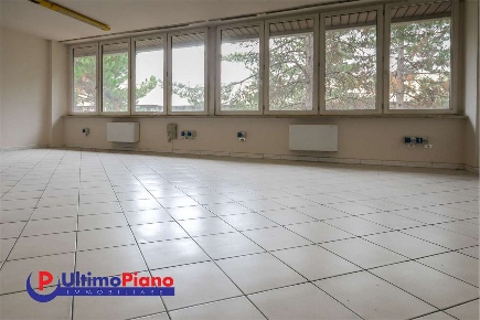 Foto Ufficio in Loc. Gran Chemin  30, Saint-Christophe di 155 m² in vendita
