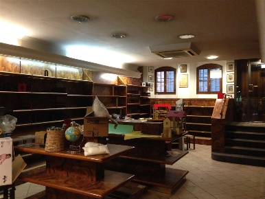 Foto Negozio in piazza Bernardini, Lucca Piazza Anfiteatro - Torre Guinigi