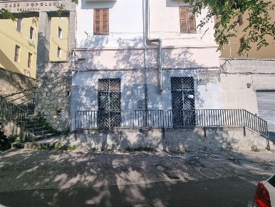 Foto Negozio in Via stretto cappuccini bellamena  4, Catanzaro di 60 m²
