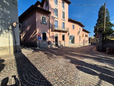 Foto Attività commerciale in Via Scalabrini 122, Cermenate di 130 m²