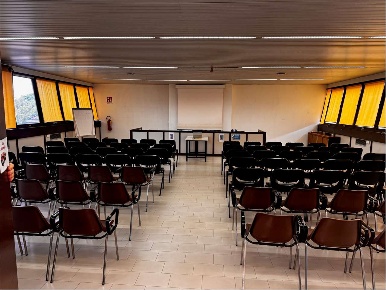 Foto Ufficio in via Granarolo, Faenza di 400 m² con 10 locali in affitto