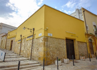Foto Negozio in Via Santa Lucia  21, Brindisi Centro Storico di 172 m²