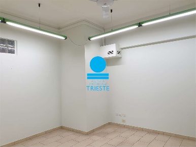Foto Negozio a Pesaro di 122 m² con 2 locali in vendita