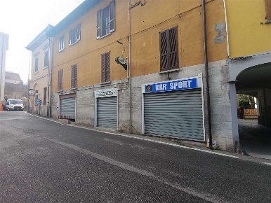 Foto Negozio in Via Verdi  1, Veduggio con Colzano Centro di 114 m²
