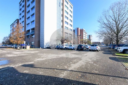 Foto Ufficio a Reggio nell'Emilia di 77 m² con 2 locali in vendita