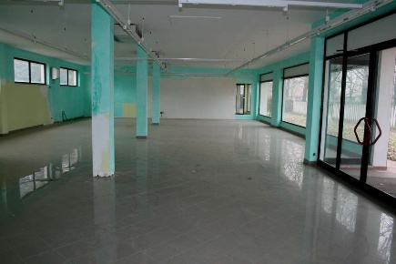 Foto Negozio a Basiano Centro di 386 m² con 2 locali in vendita