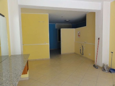 Foto Negozio a Cairo Montenotte di 40 m² con 2 locali in vendita