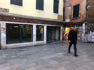 Foto Negozio in Campiello dei meloni, Venezia Rialto di 97 m² con 5 locali