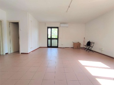 Foto Ufficio in Viale San Concordio, Lucca San Concordio di 75 m²