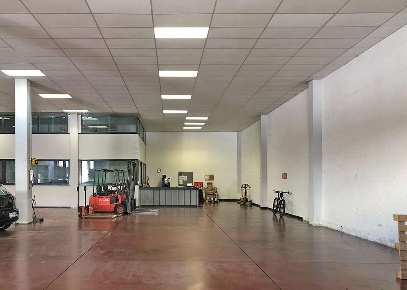 Foto Magazzino a Pesaro di 465 m² con 1 locali in vendita