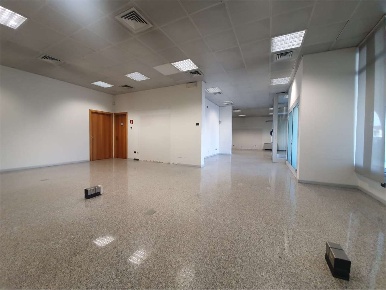 Foto Negozio a Cartura di 200 m² con 2 locali in affitto