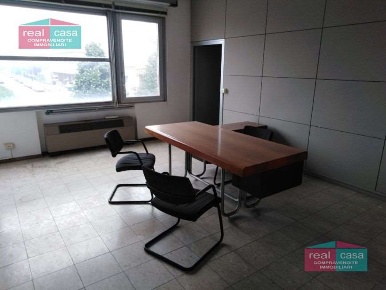 Foto Ufficio in Via Salgari, Modena Madonnina - Tre Olmi di 145 m²
