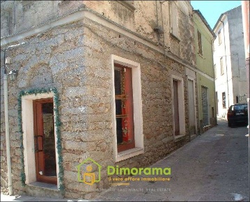 Foto Negozio in Via Margherita, Orotelli di 223 m² con 3 locali in vendita