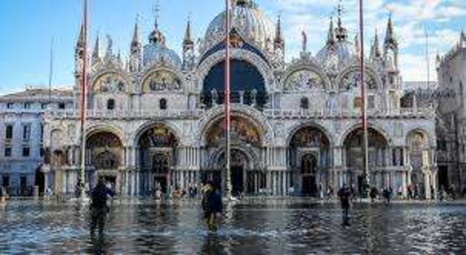 Foto Negozio in Piazza San Marco, Venezia San Marco di 120 m² con 3 locali