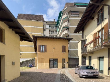Foto Negozio in via xx settembre 15, Sesto Calende Centro di 100 m²