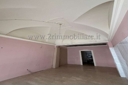 Foto Negozio in Via Pier santi Mattarella, Mazara del Vallo Centro di 75 m²