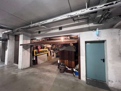 Foto Magazzino a Rovereto di 100 m² con 2 locali in vendita