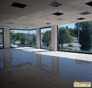 Foto Negozio a Ancona di 250 m² con 1 locali in vendita