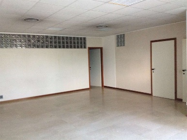 Foto Ufficio in Via Piave 19, Varese Centro di 110 m² con 3 locali
