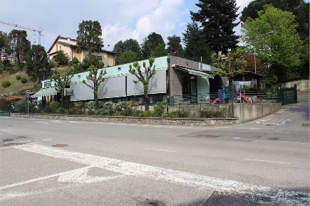Foto Attività commerciale in via Santuario, Alzate Brianza di 450 m²
