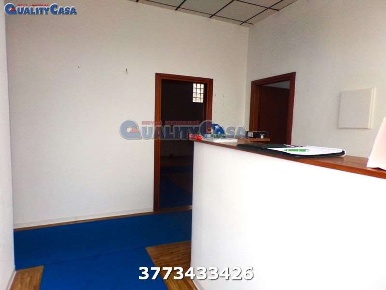Foto Negozio a Falconara Marittima di 190 m² con 6 locali in affitto