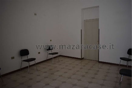 Foto Ufficio a Mazara del Vallo di 45 m² con 3 locali in affitto