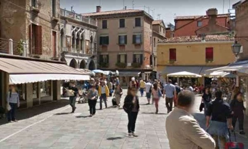 Foto Attività commerciale a Venezia di 25 m² con 2 locali in vendita