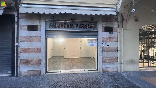 Foto Negozio a Sassuolo di 30 m² con 1 locali in affitto