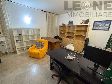 Foto Negozio a Vignola di 77 m² con 3 locali in affitto