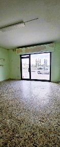 Foto Negozio in VIA CANALETTO, San Prospero Centro di 30 m² con 1 locali