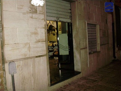 Foto Negozio in VIA OSTERIA DUCALE, Cerignola Centro di 30 m² con 2 locali