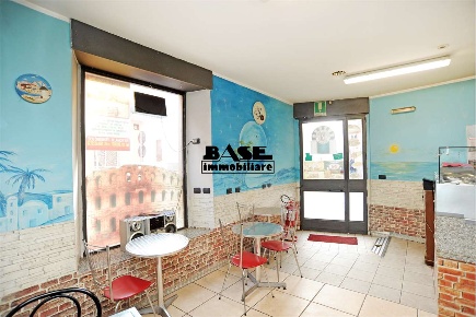 Foto Negozio in via roma  26, Fenegrò di 70 m² con 2 locali in vendita