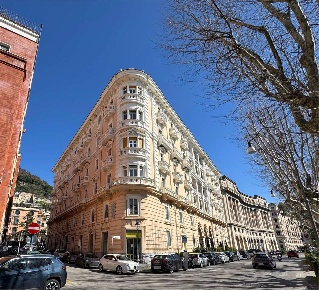Foto Negozio in lungomare Trieste 224, Salerno di 150 m² con 1 locali