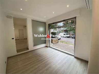 Foto Negozio in Via di Vigna Stelluti 16, Roma Vigna Clara - Vigna Stelluti