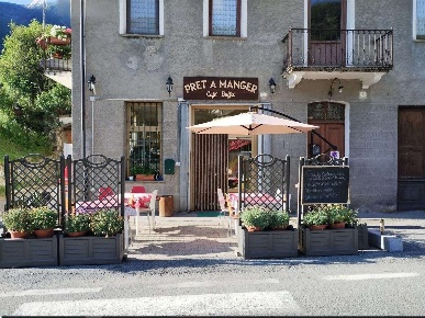 Foto Negozio in Frazione Quincod, Challand-Saint-Anselme Quincod di 67 m²
