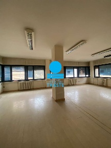 Foto Ufficio a Pesaro di 130 m² con 6 locali in affitto