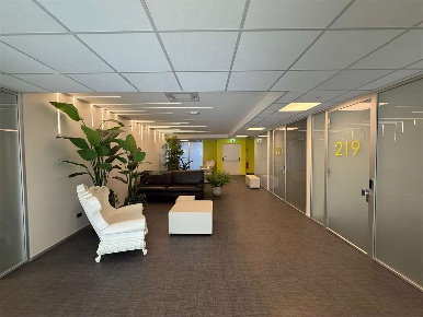 Foto Ufficio in Piazza Garibaldi, Cantù Centro di 15 m² con 29 locali