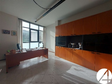 Foto Ufficio in Via Bologna 100, Prato Sacrocuore di 60 m² con 2 locali
