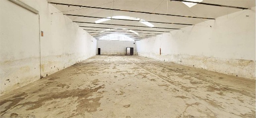 Foto Magazzino a Montemurlo di 587 m² con 1 locali in vendita