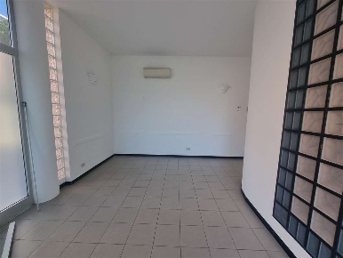 Foto Ufficio a Sarzana in affitto