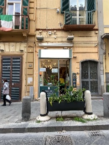 Foto Negozio in via Roma 4, Torre del Greco di 64 m² con 2 locali