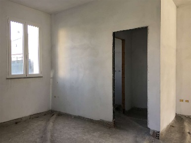 Foto Negozio in Porcari, Porcari Centro di 180 m² con 4 locali in affitto