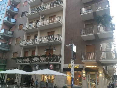 Foto Ufficio in CORSO ALDO MORO, Cerignola Centro di 100 m² con 3 locali